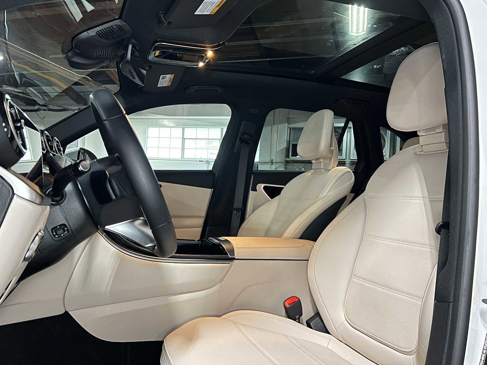 Used 2026 Mercedes-Benz GLC 300 4MATIC image 24