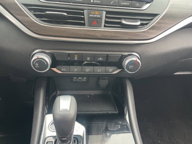 Used 2024 Nissan Altima 2.5 SV image 17