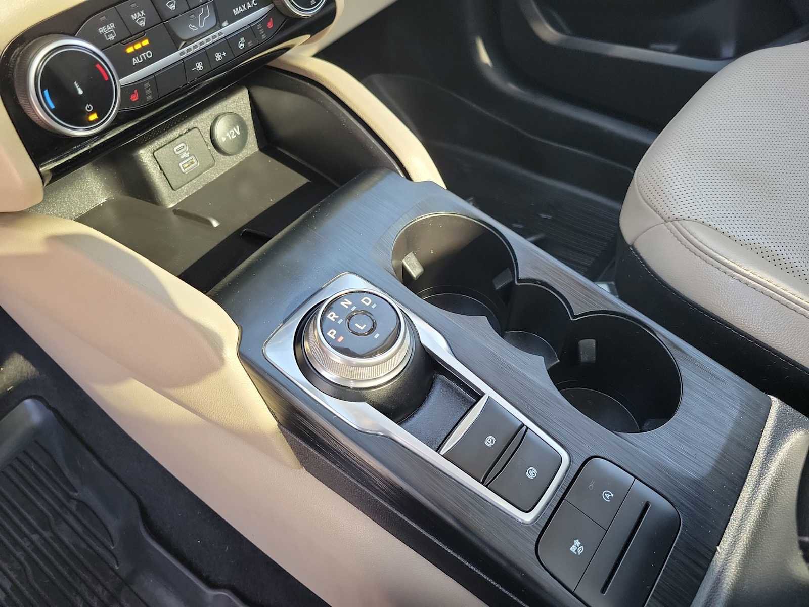 Used 2022 Ford Escape SEL w/ Technology Package image 25