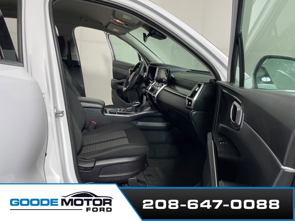 Used 2022 Kia Sorento LX image 30