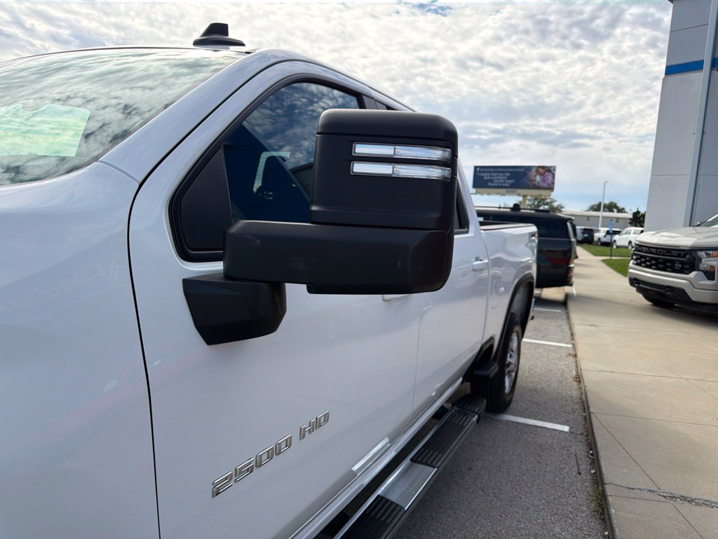 Used 2025 Chevrolet Silverado 2500 LT w/ Convenience Package AWD/4WD image 11