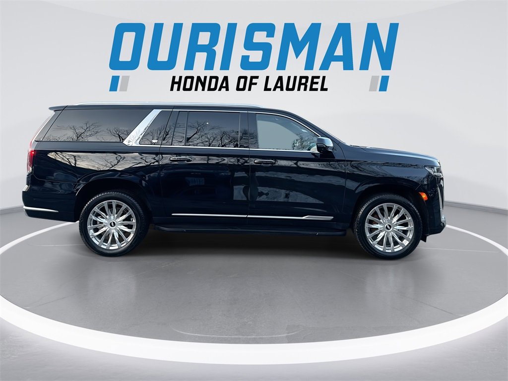 Used 2022 Cadillac Escalade ESV Premium Luxury image 9