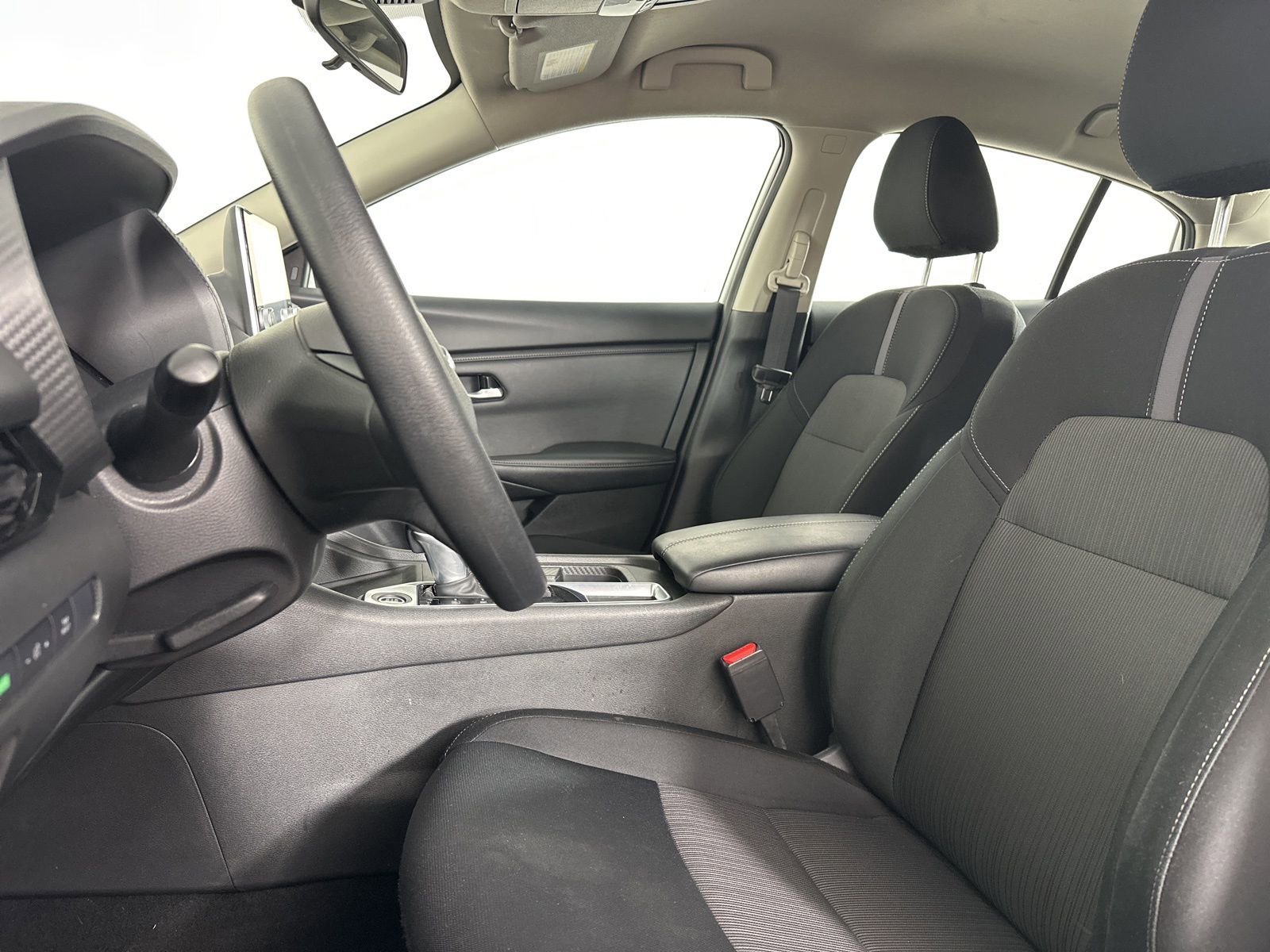 Used 2025 Nissan Sentra SV image 8