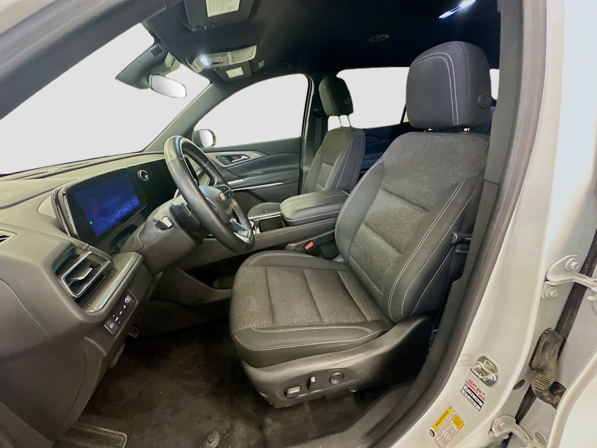 Used 2025 Chevrolet Traverse LT AWD/4WD image 13