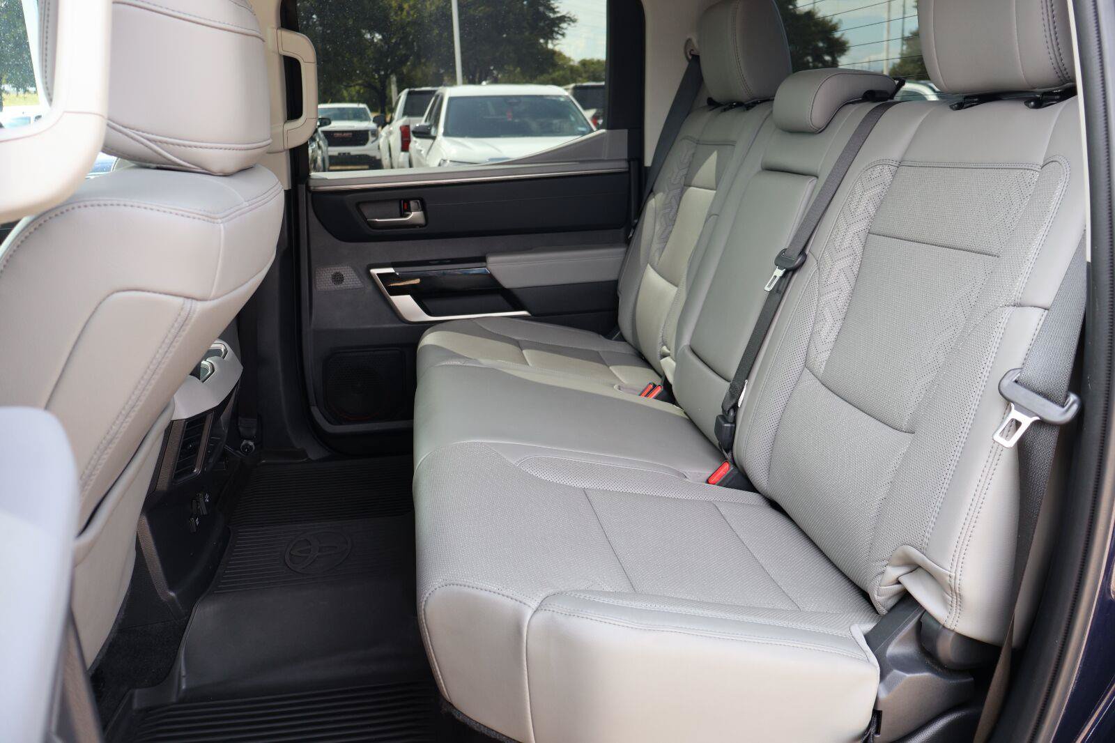 Used 2023 Toyota Tundra Limited AWD/4WD image 11