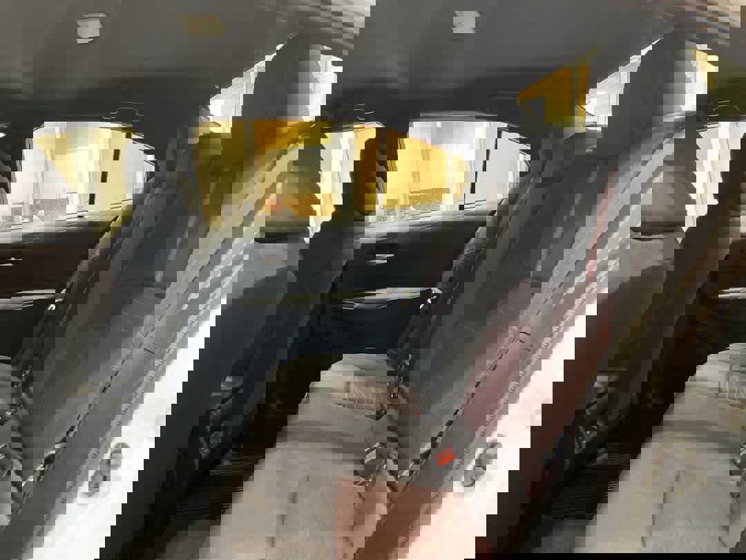 Used 2025 Toyota Corolla SE image 21