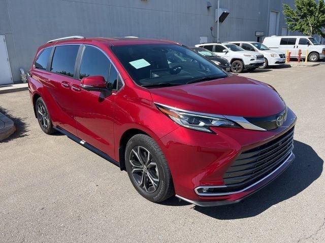 Used 2025 Toyota Sienna Platinum AWD/4WD image 1