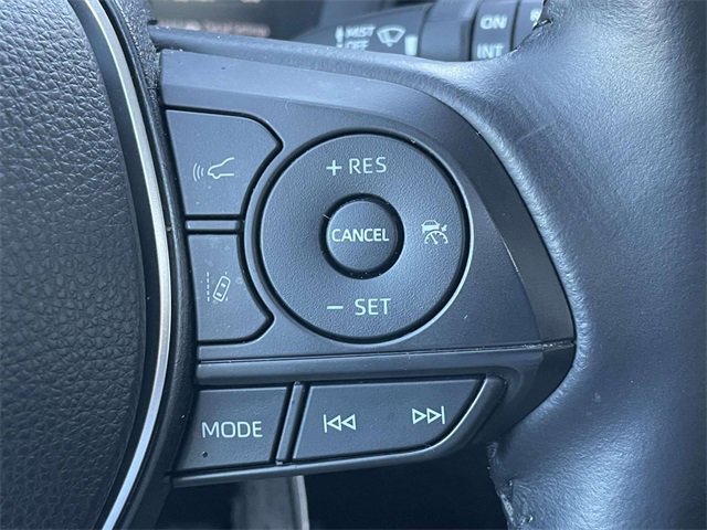 Used 2022 Toyota Corolla Cross LE image 32