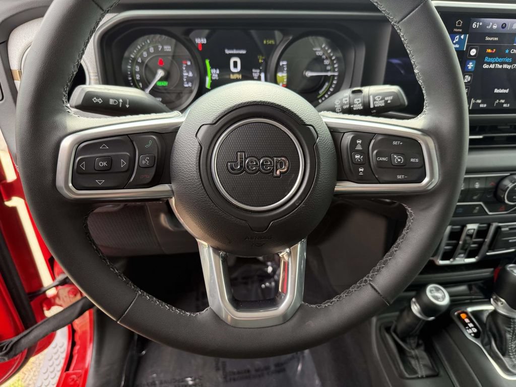 Used 2025 Jeep Wrangler Unlimited Sahara AWD/4WD image 20