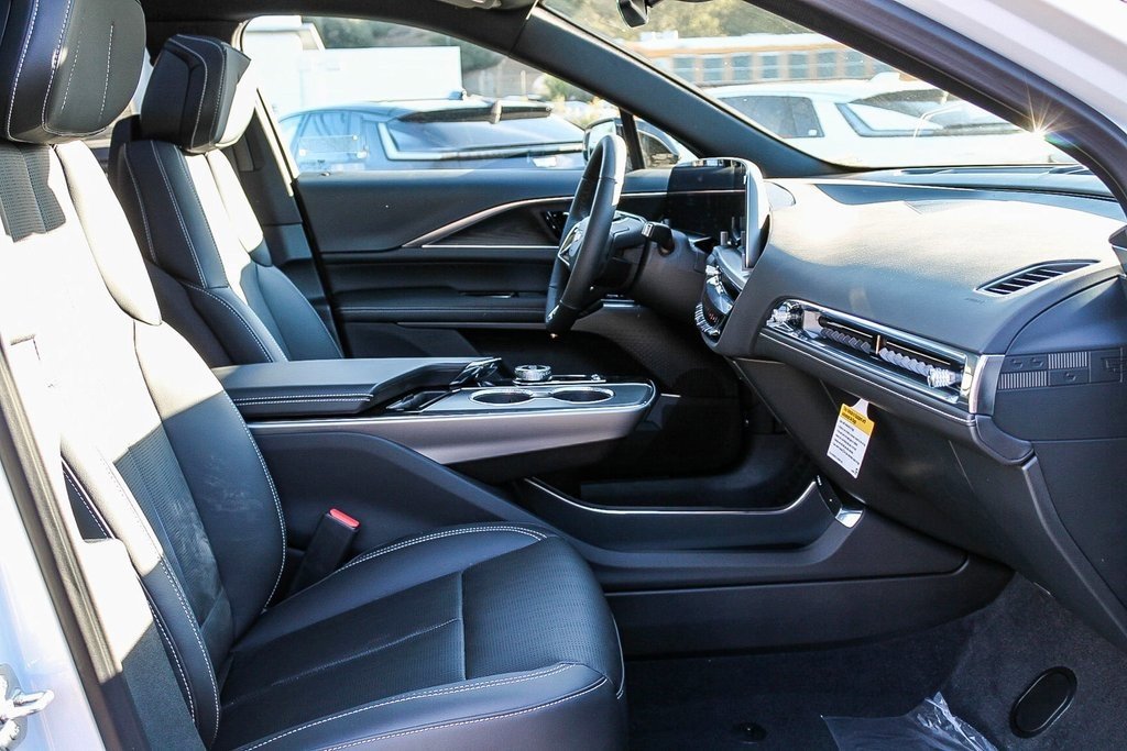 New 2025 Cadillac Lyriq Sport image 19
