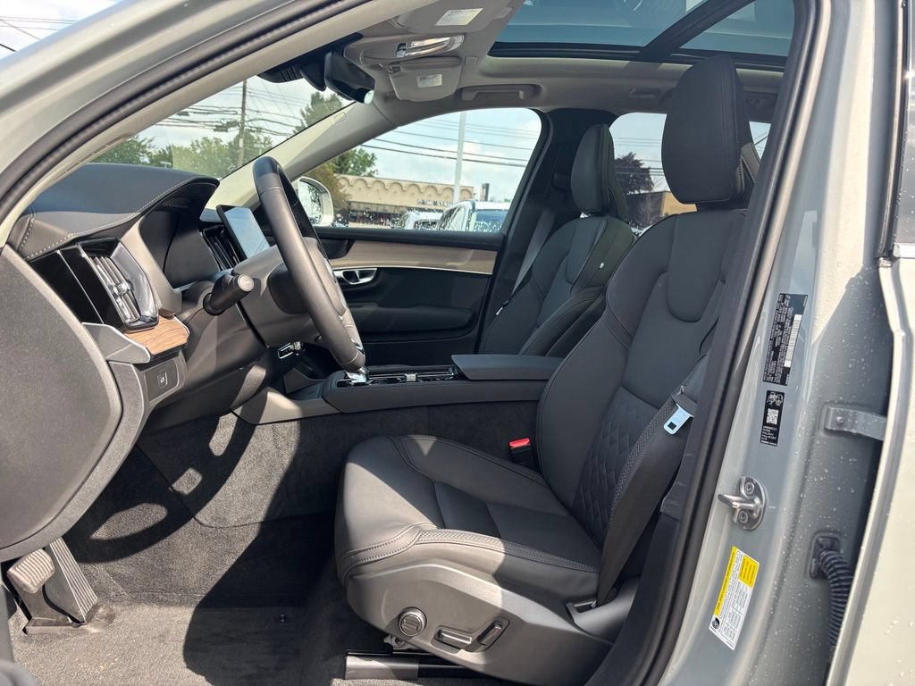 Used 2026 Volvo XC90 B6 Plus w/ Protection Package AWD/4WD image 20