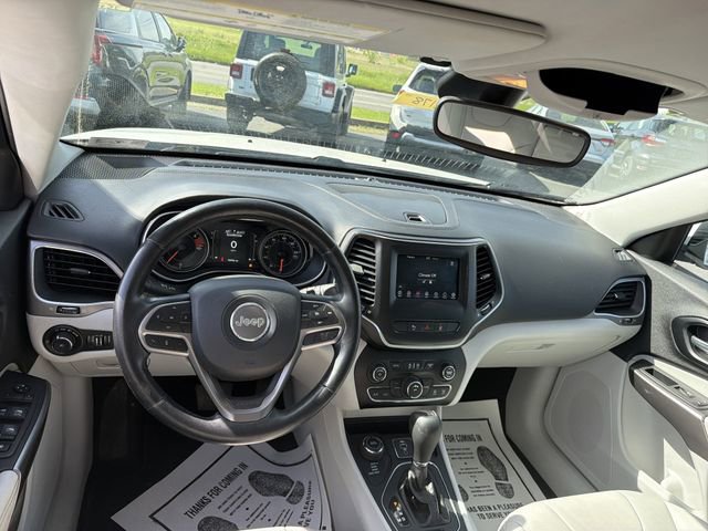 Used 2021 Jeep Cherokee Latitude Plus AWD/4WD image 13
