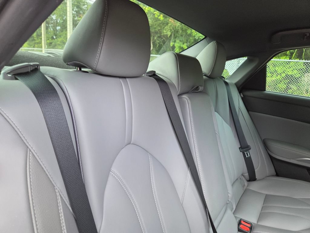 Certified 2021 Toyota Avalon XLE FWD image 18