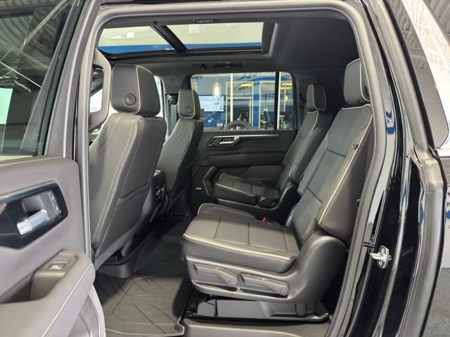 New 2026 Chevrolet Suburban Premier w/ Sun And Tow Package AWD/4WD image 9