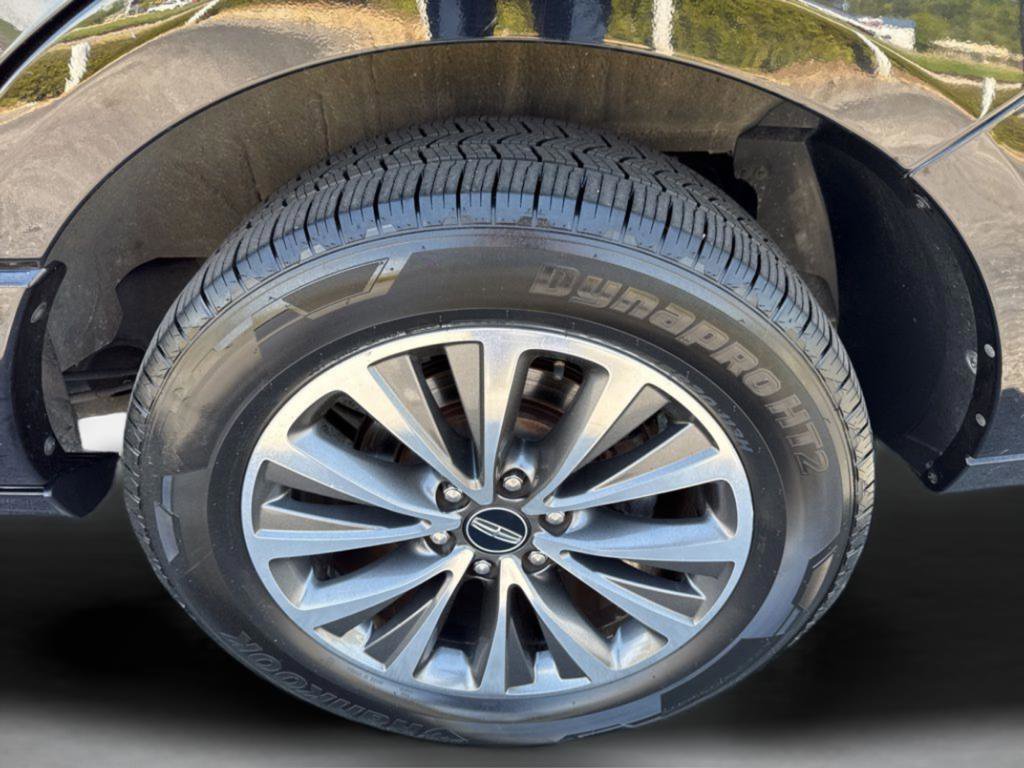 Used 2016 Lincoln Navigator Select image 38