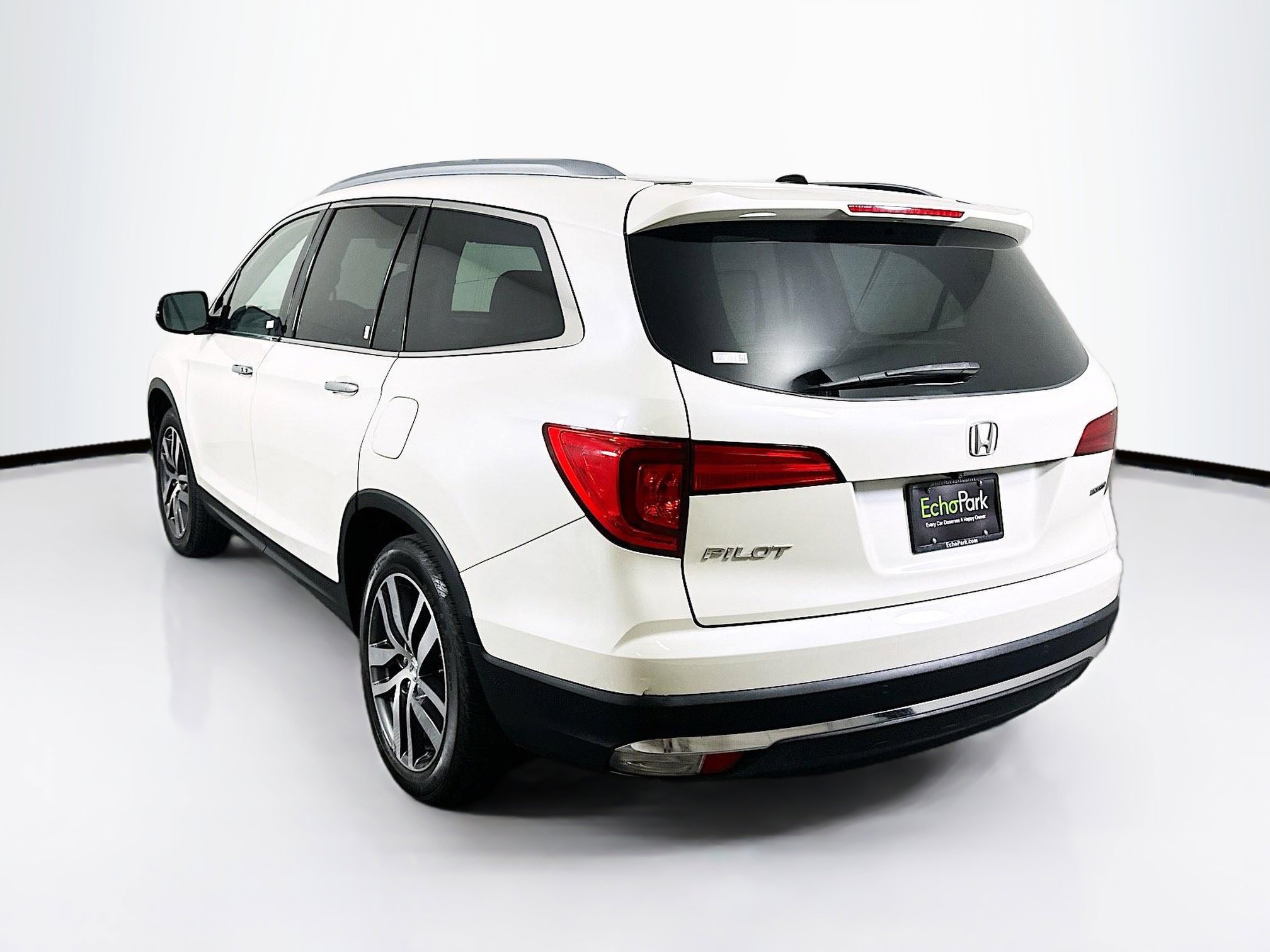 Used 2016 Honda Pilot Touring image 5