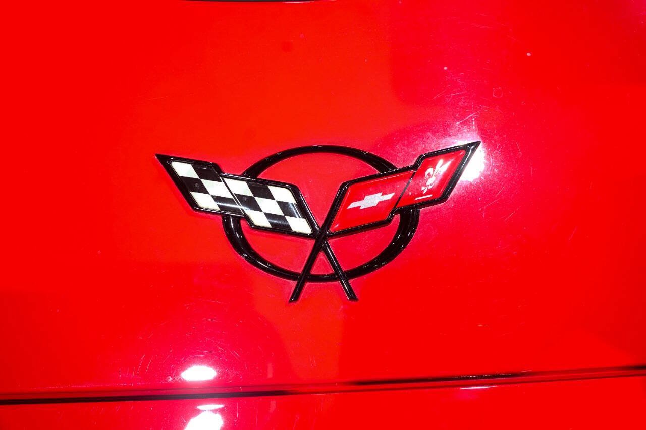 Used 2001 Chevrolet Corvette Coupe RWD image 23