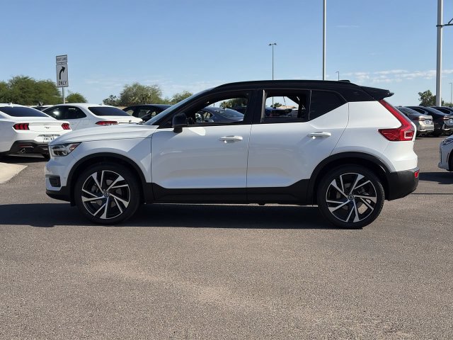 Used 2022 Volvo XC40 T5 R-Design w/ Advanced Package AWD/4WD image 9