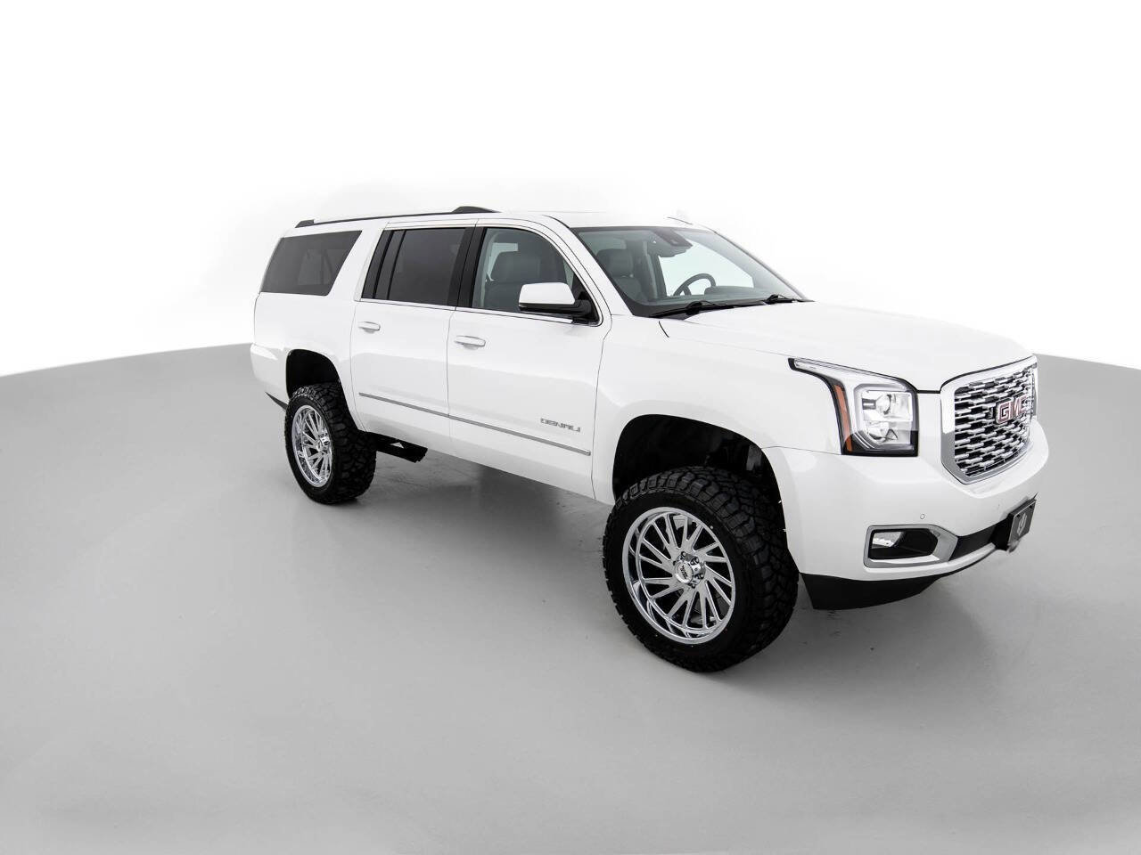 Used 2020 GMC Yukon XL Denali w/ Open Road Package AWD/4WD image 3