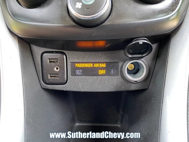 Used 2022 Chevrolet Trax LT w/ Premium Seat Package AWD/4WD image 30