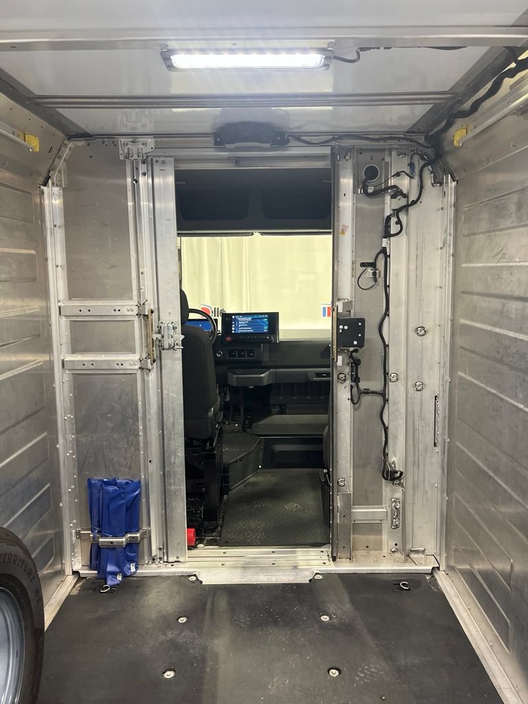 Used 2024 Chevrolet Brightdrop 400 w/ Commercial Equipment Package AWD/4WD image 16