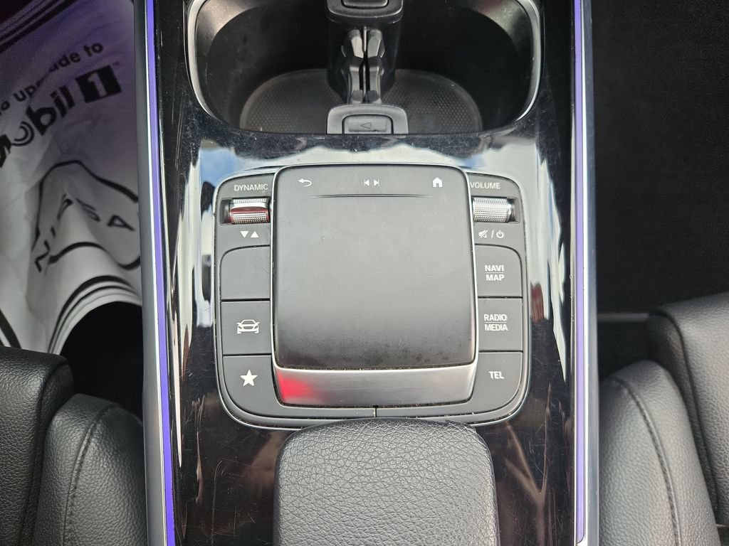 Used 2023 Mercedes-Benz GLB 250 4MATIC w/ Premium Package image 29