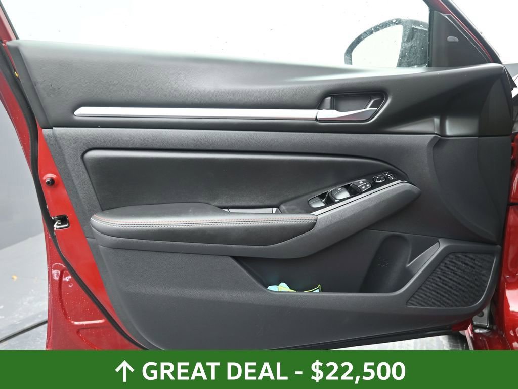 Used 2024 Nissan Altima 2.5 SR w/ SR Premium Package image 20