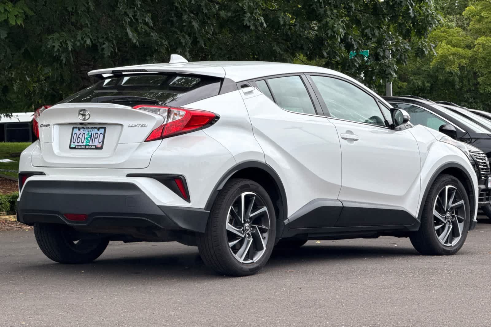 Used 2022 Toyota C-HR Limited FWD image 2