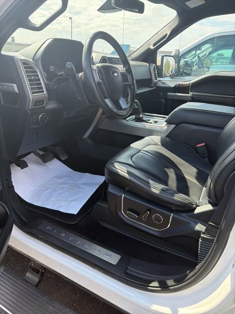 Used 2016 Ford F150 Platinum w/ Equipment Group 701A Luxury image 10
