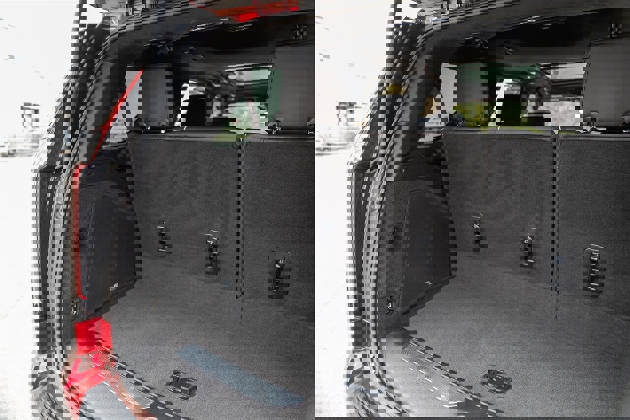 Used 2023 Cadillac Escalade Premium Luxury Platinum image 45