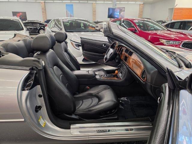 Used 2001 Jaguar XKR Convertible RWD image 37