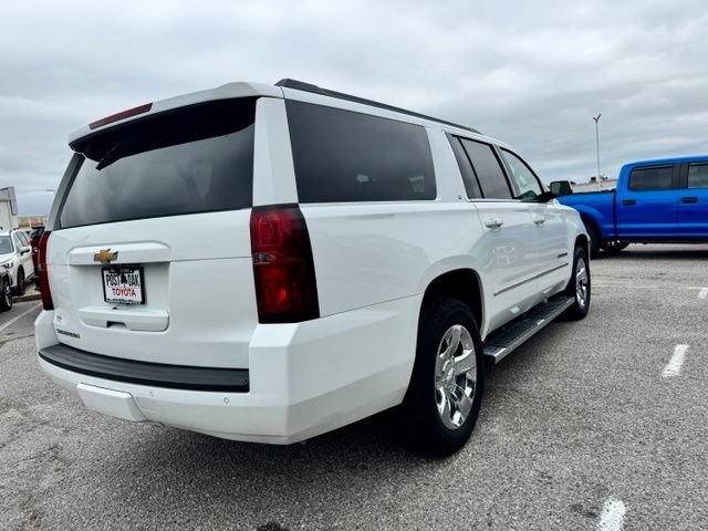 Used 2018 Chevrolet Suburban LT w/ LT Signature Package RWD image 7