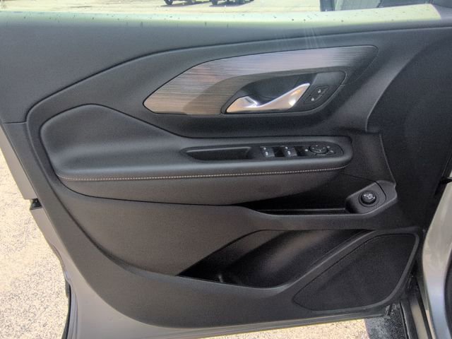 Used 2023 GMC Terrain SLE w/ Driver Convenience Package FWD image 28