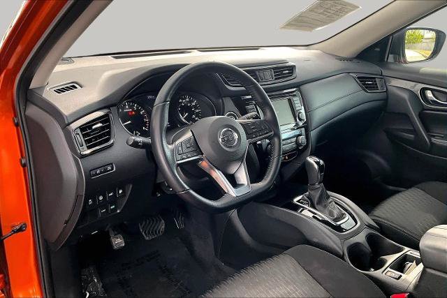 Certified 2020 Nissan Rogue SV FWD image 17