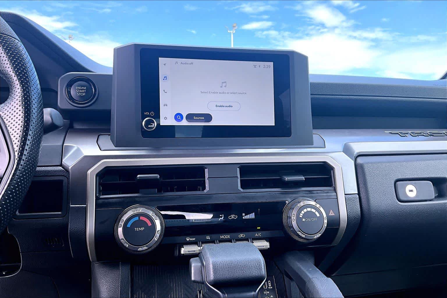 Used 2025 Toyota Tacoma SR5 AWD/4WD image 35