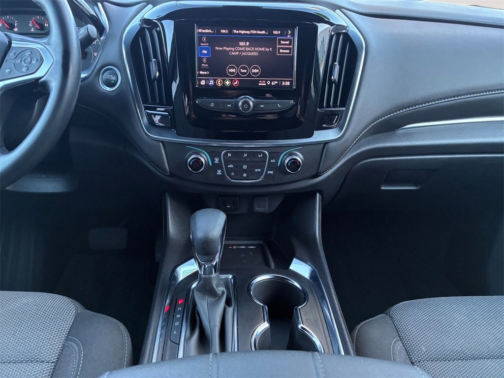 Used 2023 Chevrolet Traverse LT image 11