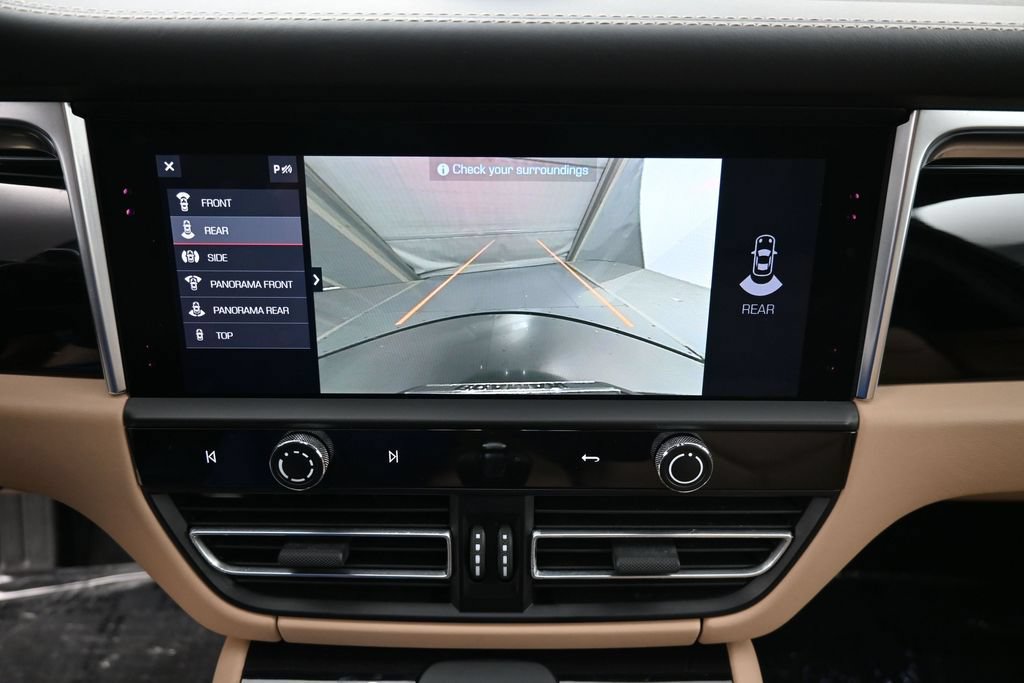 Certified 2024 Porsche Macan AWD/4WD image 20