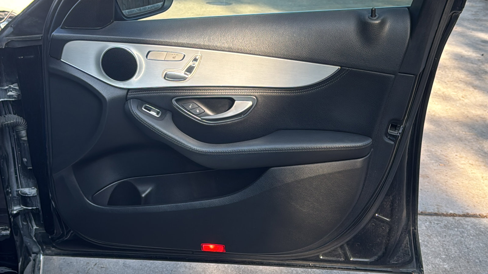 Used 2015 Mercedes-Benz C 300 Sedan image 29