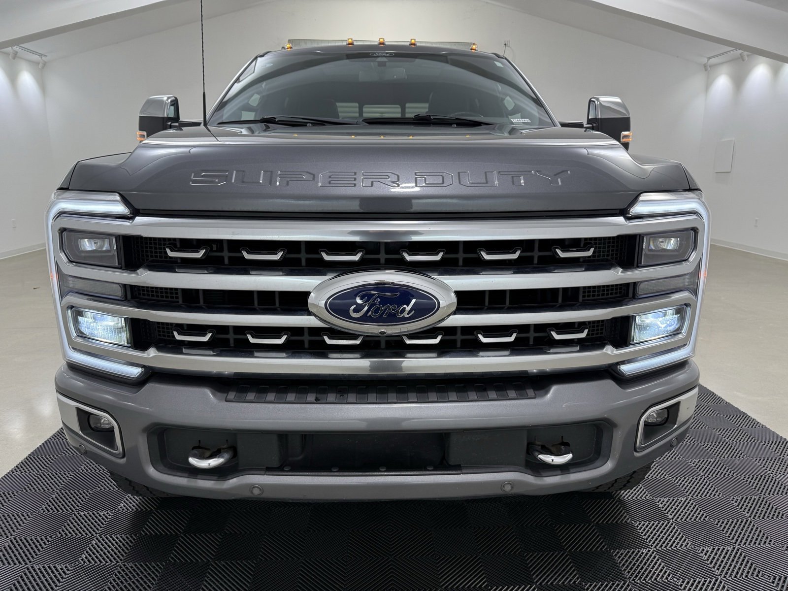 Used 2024 Ford F350 Platinum video 2
