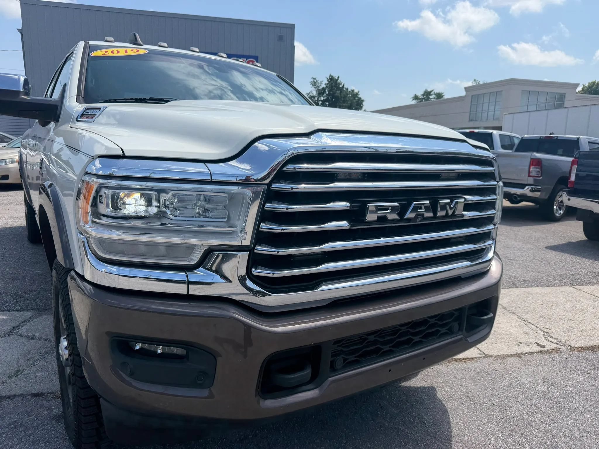 Used 2019 RAM 2500 Limited AWD/4WD image 2