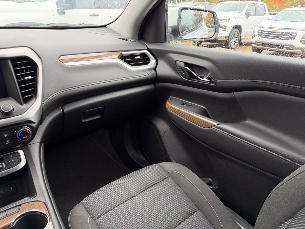 Certified 2023 GMC Acadia SLE w/ Driver Convenience Package FWD image 39