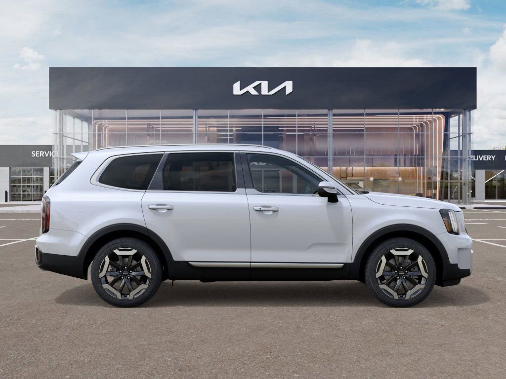 Used 2025 Kia Telluride EX image 8