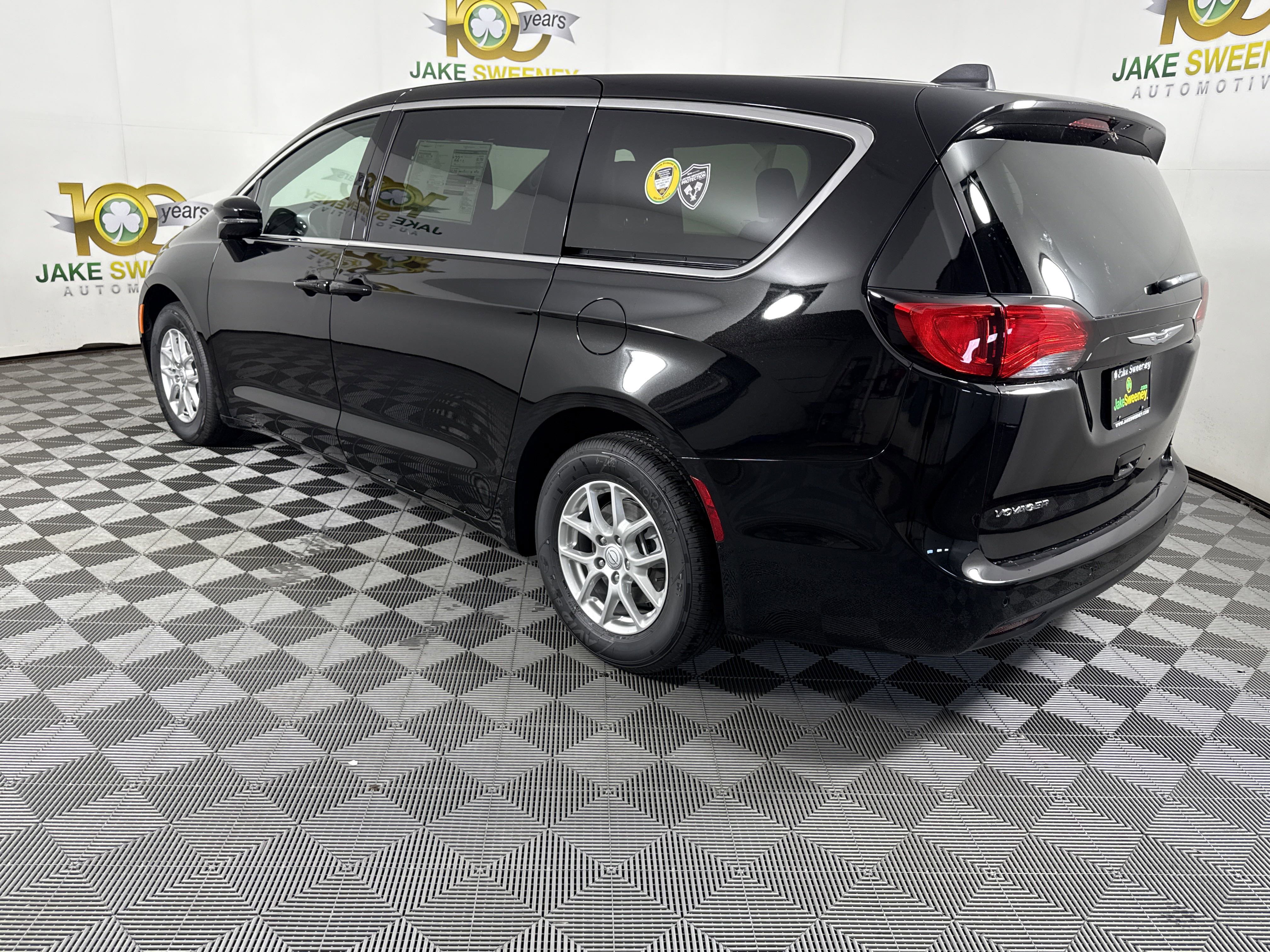 New 2026 Chrysler Voyager LX image 6