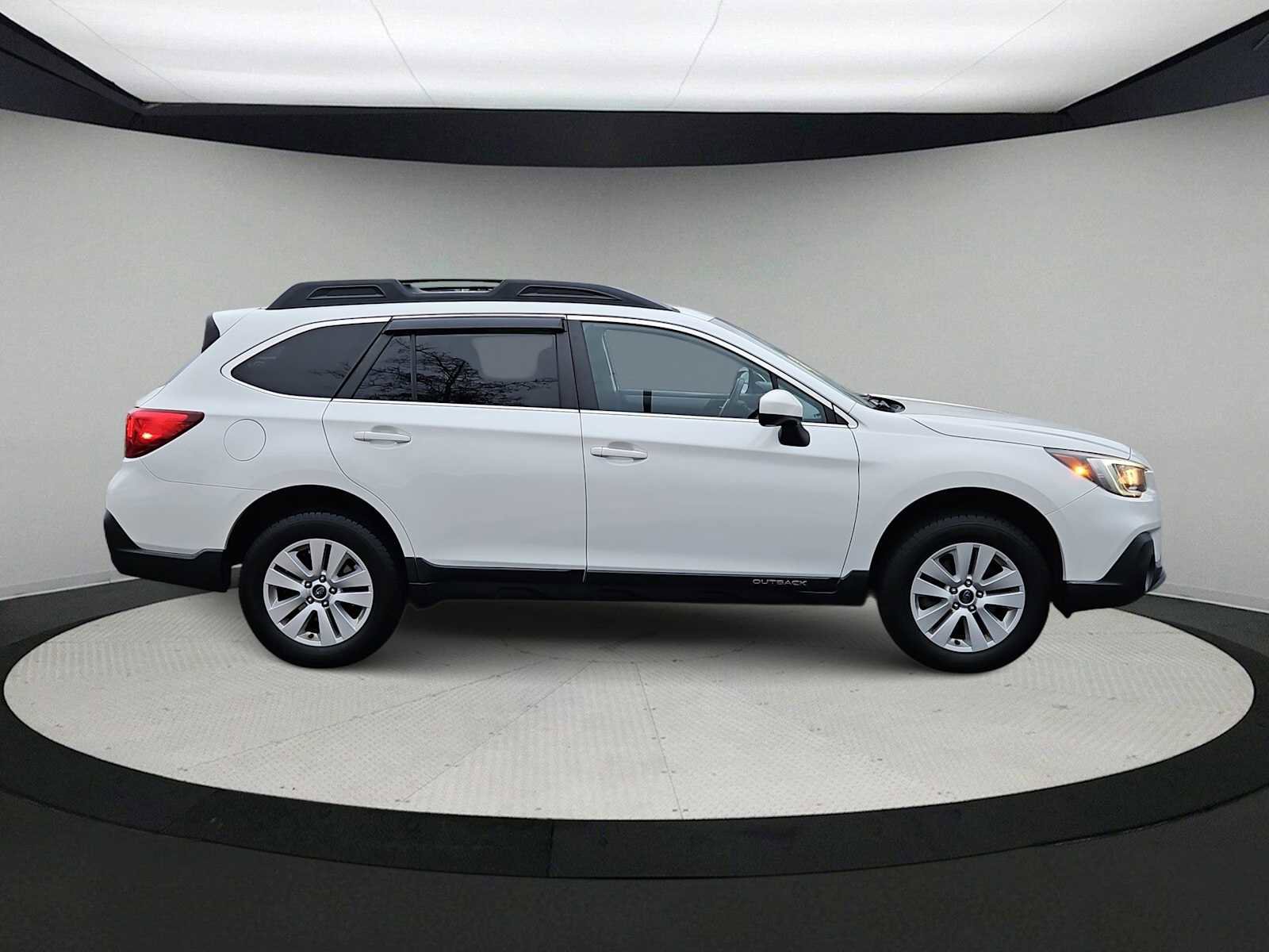 Used 2019 Subaru Outback 2.5i Premium image 9