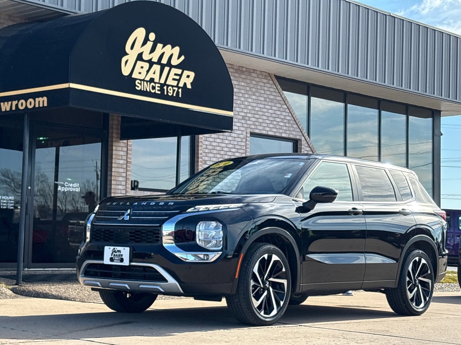 Used 2024 Mitsubishi Outlander SE image 1