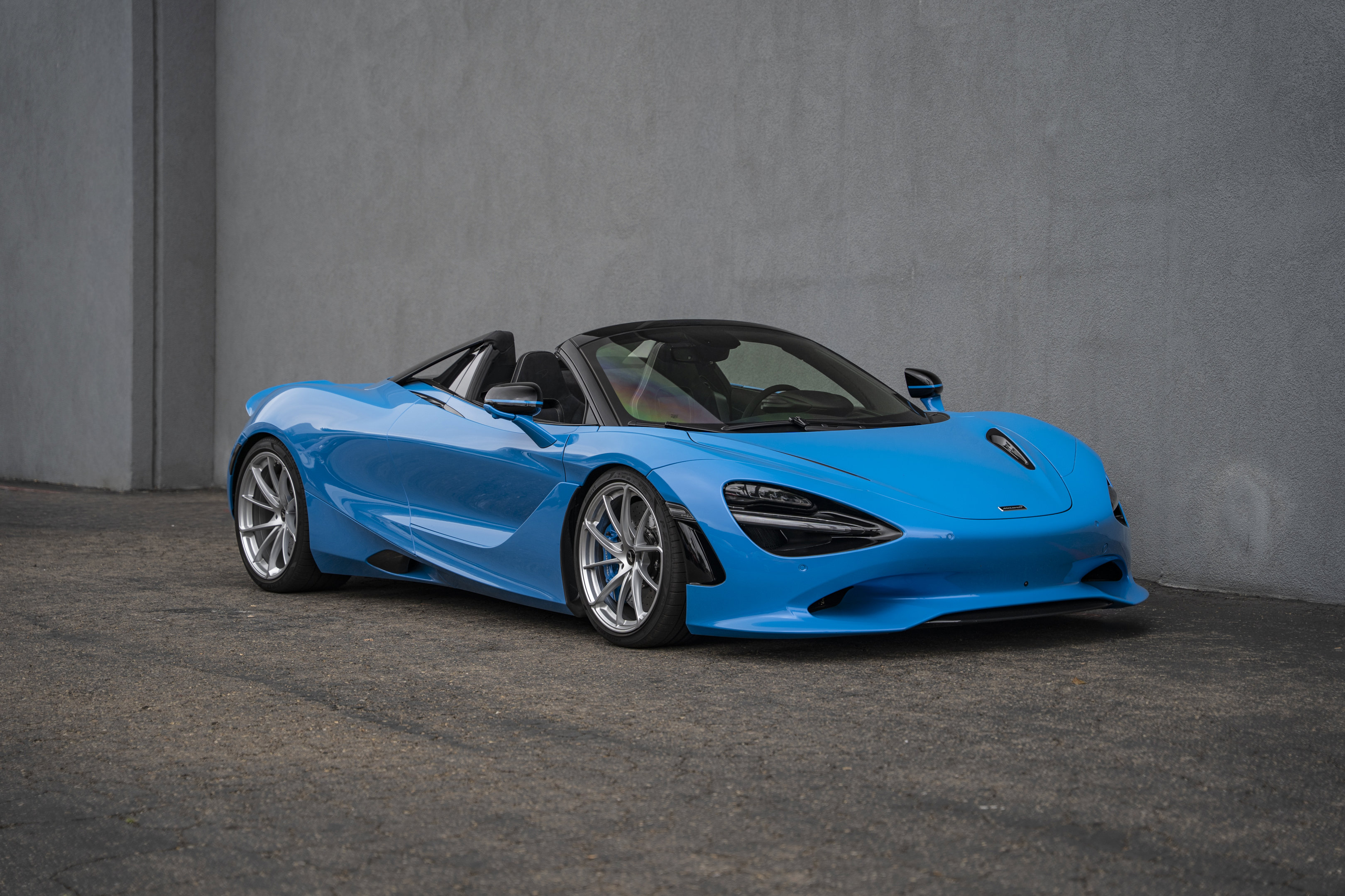 Used 2026 McLaren 750S Spider RWD image 7