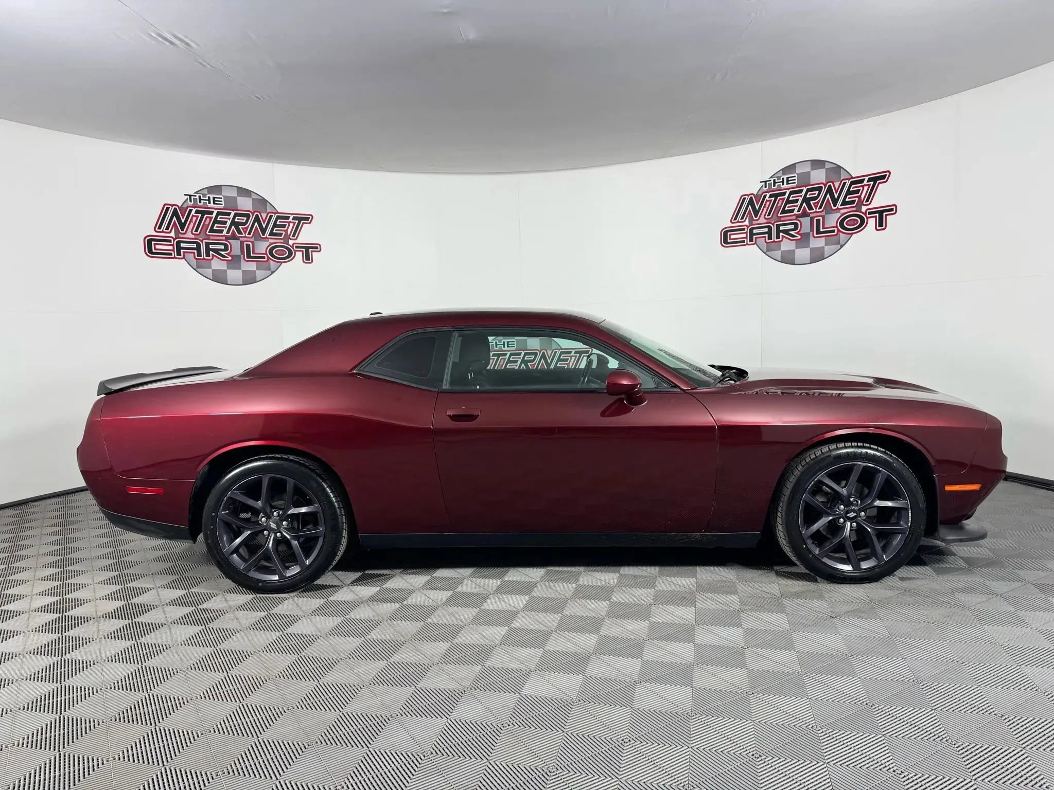 Used 2020 Dodge Challenger SXT w/ Blacktop Package RWD image 8