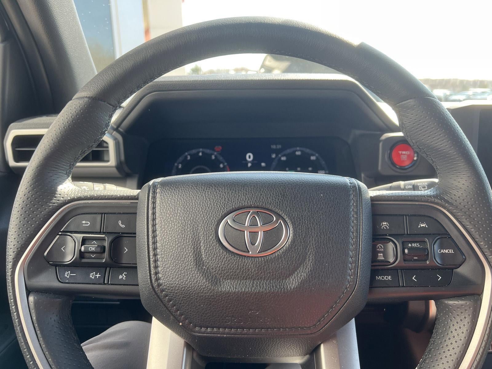 Used 2025 Toyota 4Runner TRD Sport AWD/4WD image 17