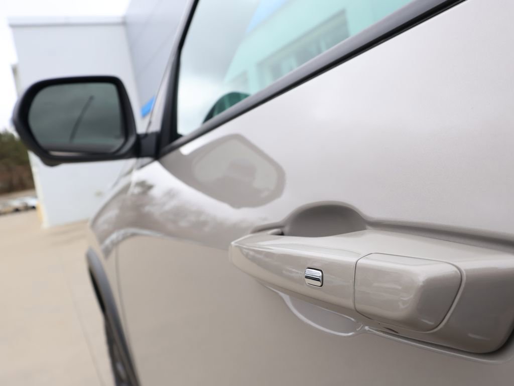 New 2026 Chevrolet Traverse Z71 w/ Enhanced Driving Package image 10