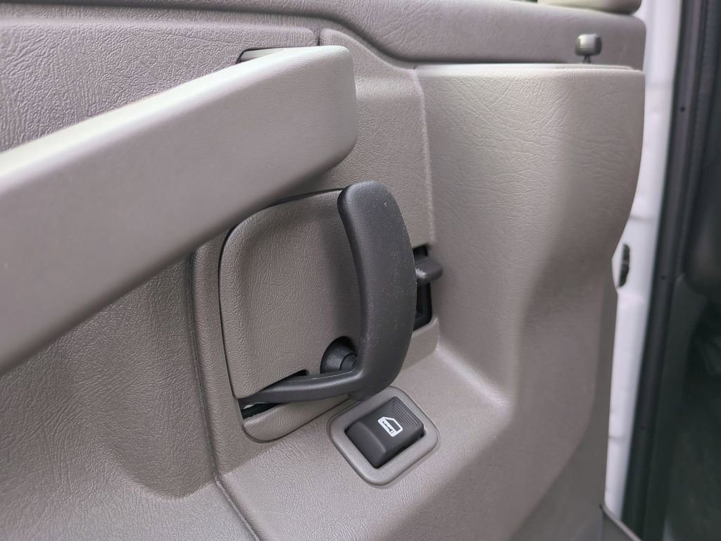New 2025 GMC Savana 2500 w/ Driver Convenience Package RWD image 15